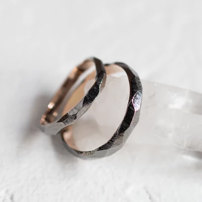 Natural wedding rings with black rhodium