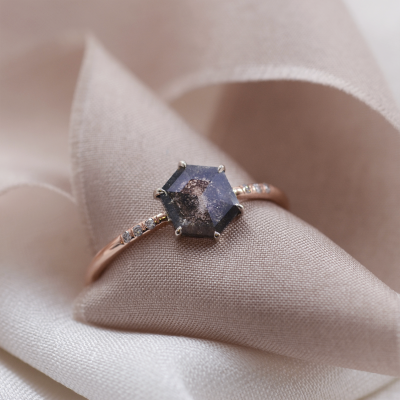 Gold ring with hexagon salt and pepper diamond COLLEEN