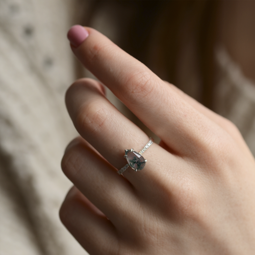 Gold ring with pear moss agate and diamonds EALGA