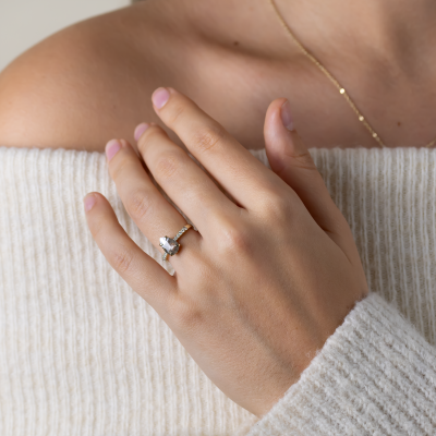 Gold vintage ring with salt and pepper diamond FERGAL