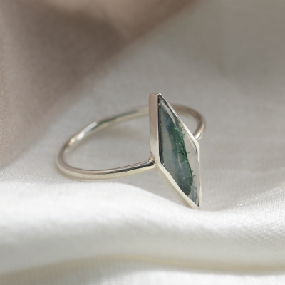 Gold ring with kite moss agate FINOLA