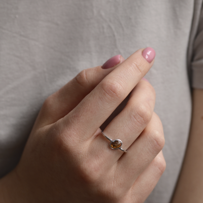 Zlatý prsten s bezel salt and pepper diamantem RIONA