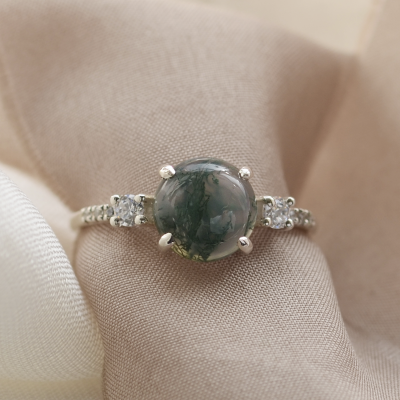 Gold ring with cabochon moss agate and diamonds FIONNUALA