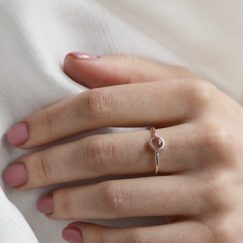 Gold bezel ring with strawberry quartz FRAGOLINA