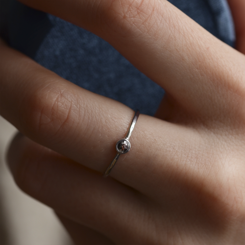 Minimalist bezel salt´n´pepper ring IONA