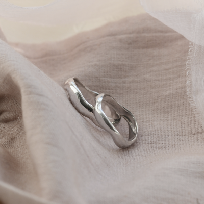 Gold ring with exclusive salt and pepper diamond ROXANE