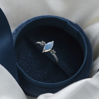 Diamantový prsten s měsíčním kamenem a mechovými acháty MAEBH