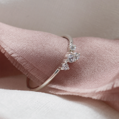 Minimalist cluster ring with diamonds MUADNAIT