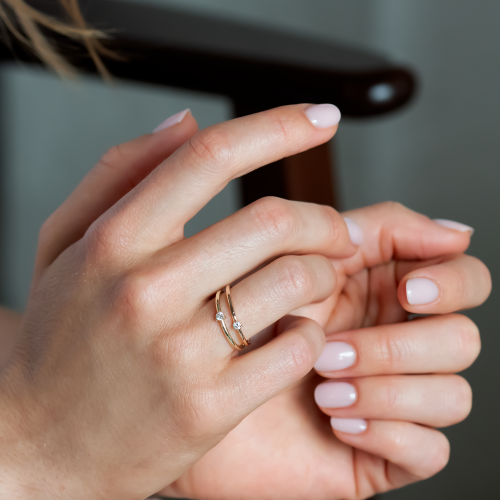Minimalistický zásnubní prsten s diamantem NESSA