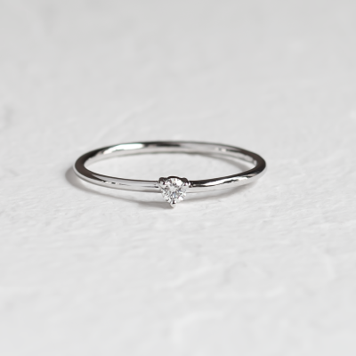 Minimalistický zásnubní prsten s diamantem NESSA