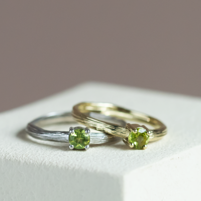 Gold ring in tree bark shape with peridot OLIVE