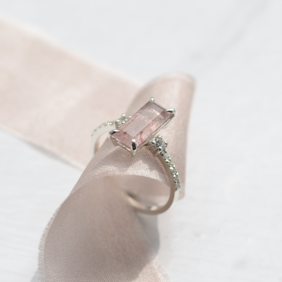 Gold ring with strawberry quartz and diamonds SWEETIE