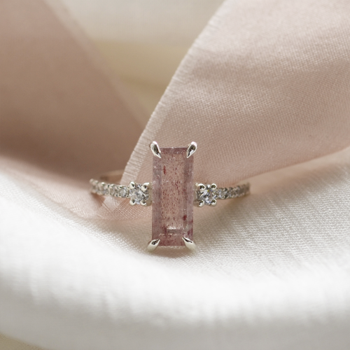 Gold ring with strawberry quartz and diamonds SWEETIE