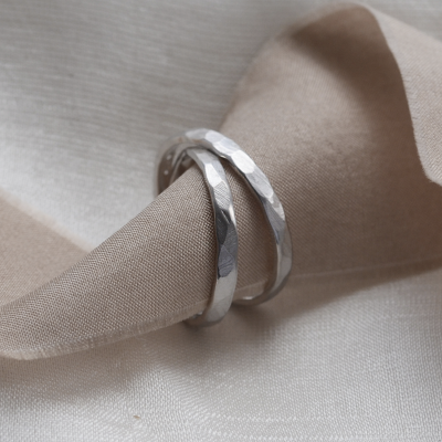 Matte gold wedding bands with hammered surface ETAIN