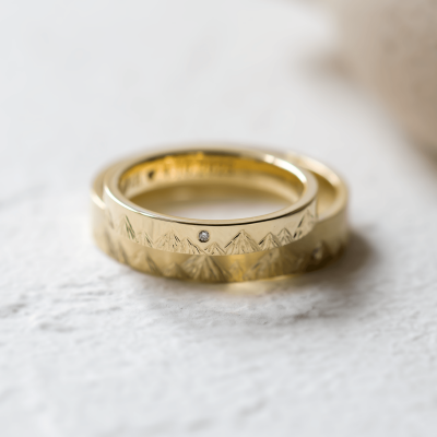 Wedding bands with mountains engraving and diamond HIKE