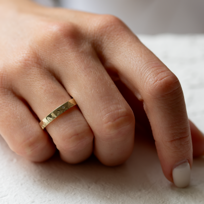 Wedding bands with mountains engraving and diamond HIKE