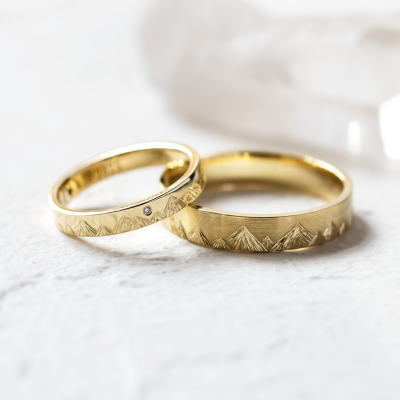 Wedding bands with mountains engraving and diamond HIKE