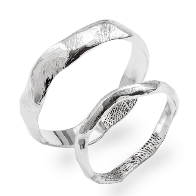 Atypical wedding bands with a rounded surface ORGANICA