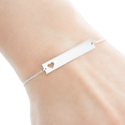 Minimalist gold bracelet with heart and engraving Renma