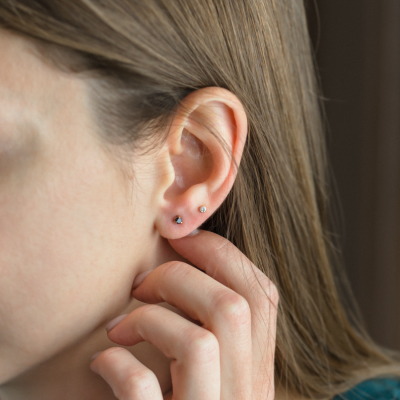 Golden minimalist earrings with black diamonds CHARNA