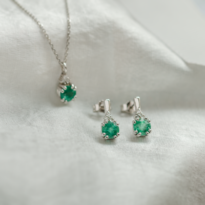 Emerald and diamond jewellery set ELANNA