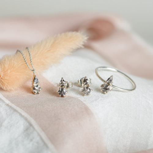 Jewelery set with salt and pepper diamonds JOYCE