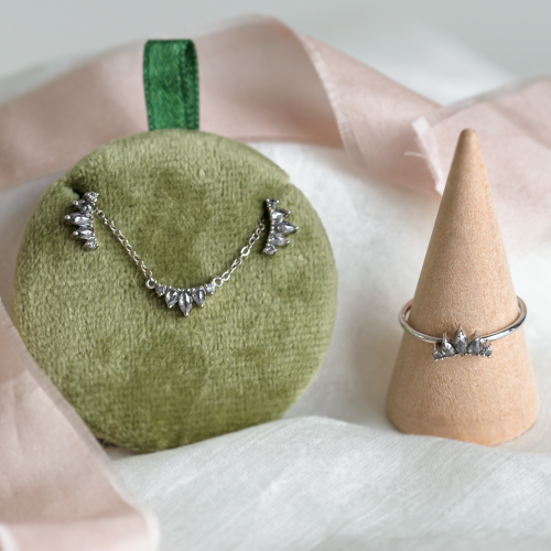 Collection of cluster jewelry with salt and pepper diamonds MABEL