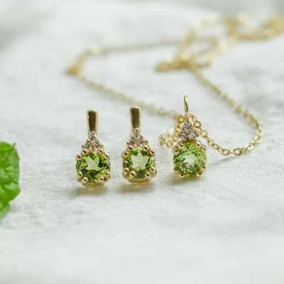 Set of jewellery with peridot and diamonds VERDA