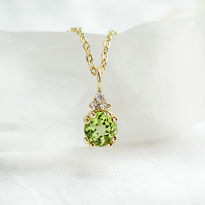 Set of jewellery with peridot and diamonds VERDA