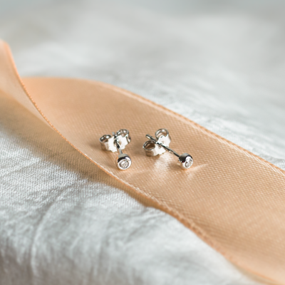 Minimalist salt and pepper diamond earrings ANISE