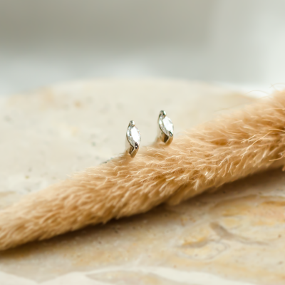 Minimalist earrings with marquise diamonds ANTO