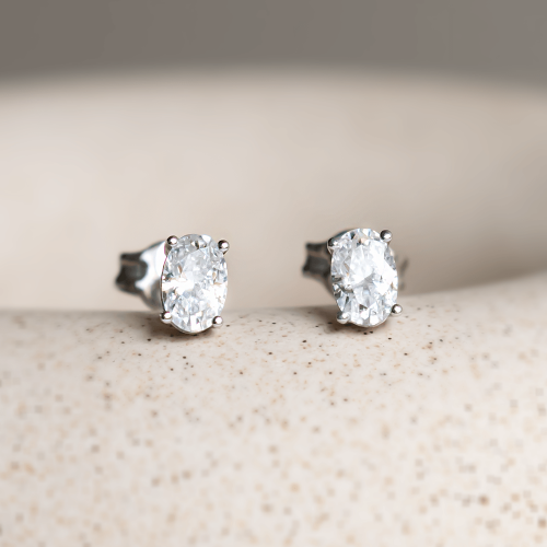 Zlaté minimalistické náušnice s oválnými lab-grown diamanty CARO