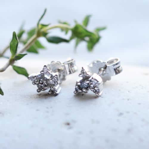 Gold cluster earrings with salt'n'pepper diamonds CRUX