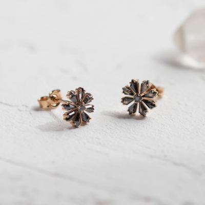 Květinové náušnice se salt and pepper diamanty FLOWER