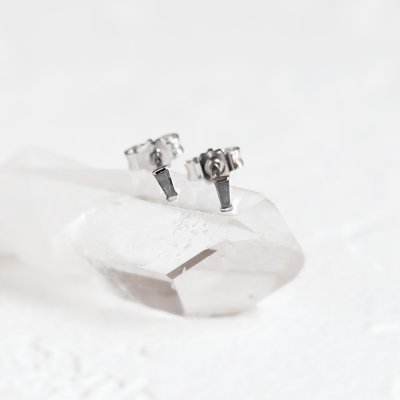 Náušnice se zúženými baguette salt and pepper diamanty GIGI