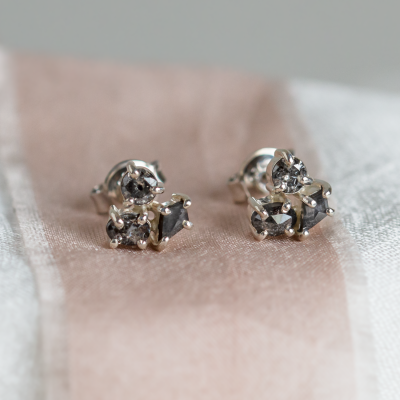 Cluster earrings with salt and pepper diamonds GRAPPOLO