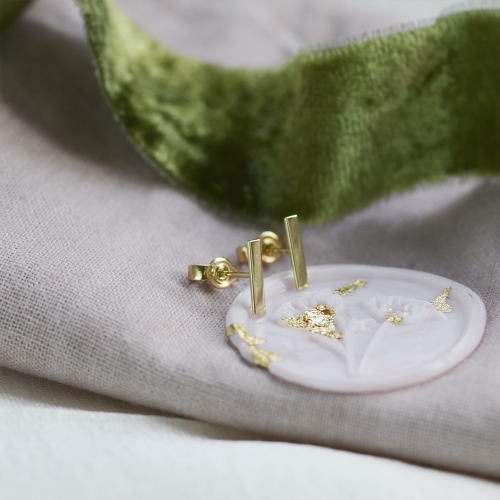 Minimalist earrings in yellow gold MINA