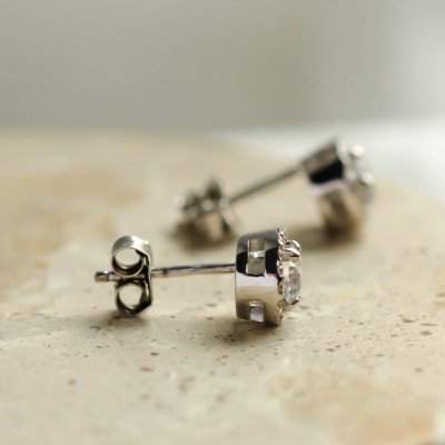 Classical gold stud earring with lab created diamonds NINO