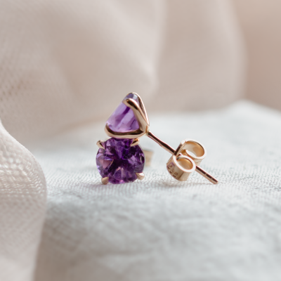 Simple gold earrings with amethysts PURPURA