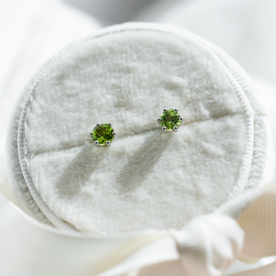 Gold earrings with peridots SALSA