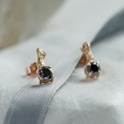 Stud earrings with black diamonds and twig SEAN