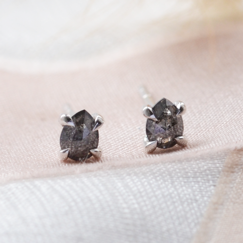 Zlaté minimalistické náušnice s diamanty salt and pepper STELLIE