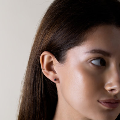 Minimalistické náušnice se salt and pepper diamanty SUZETTE