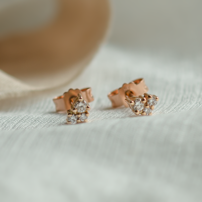 Minimalist gold cluster earrings with diamonds TAYLA