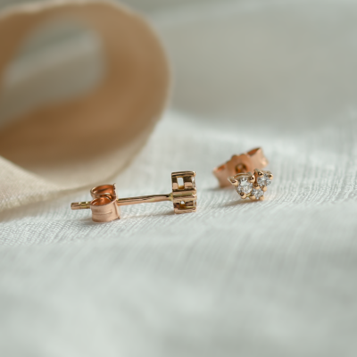 Minimalist gold cluster earrings with diamonds TAYLA