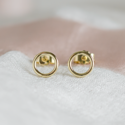 Minimalist karma earrings in yellow gold USKO