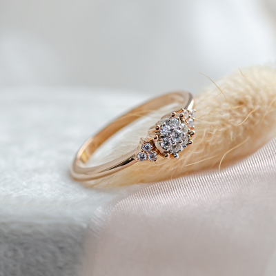Gold engagement ring with pavé moissanites BOOGIE