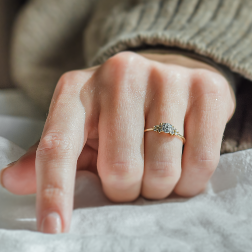 Pavé engagement ring with moissanites BOWIE