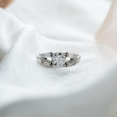 Luxury atypical ring with moissanites GINNY