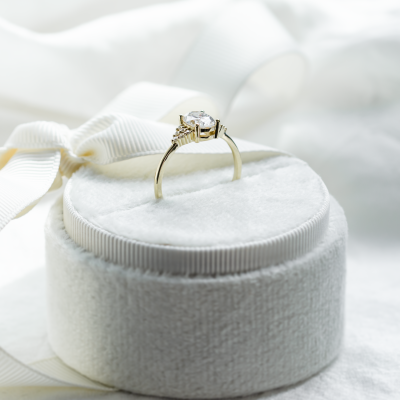 Luxury engagement ring with moissanites JOSEPHINE